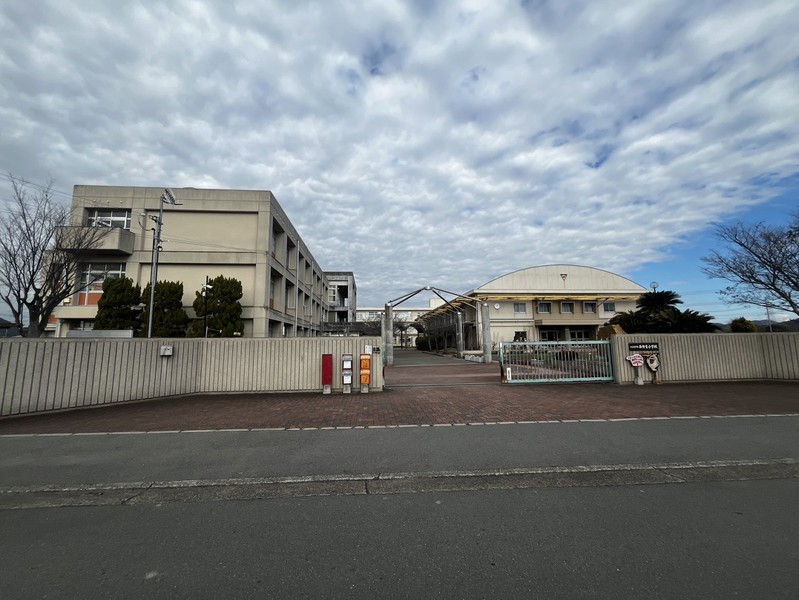 小学校　加古川市立西神吉小学校（小学校）まで1199m