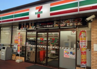 コンビニ　セブンイレブン 蕨中央3丁目店（コンビニ）まで204m