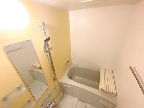 バス・シャワールーム　※別部屋の写真です