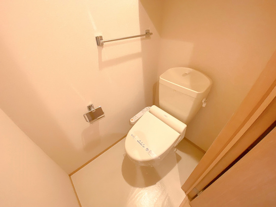 トイレ　※別部屋の写真です
