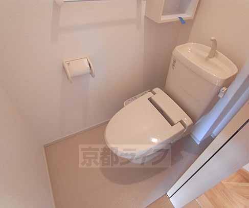 トイレ　ウォシュレット付きのトイレです。
