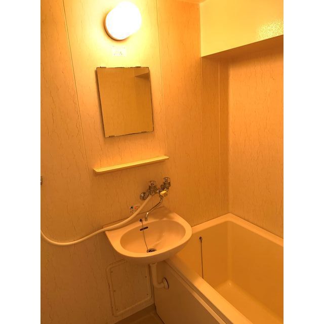 バス・シャワールーム　＊別部屋参照、現状優先
