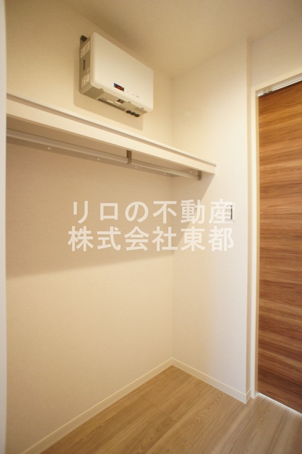 収納　歩いて通り抜けができるウォークスルークロゼットあります♪