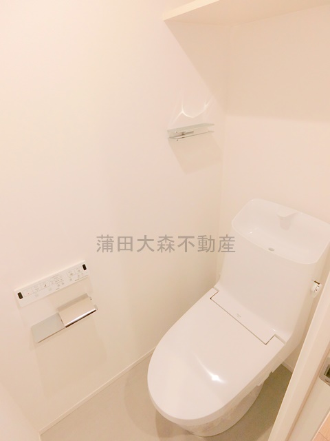 トイレ　温水洗浄便座付きトイレ