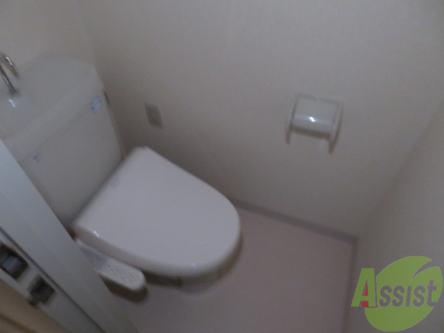 トイレ　トイレも、お風呂とは別に付いております。