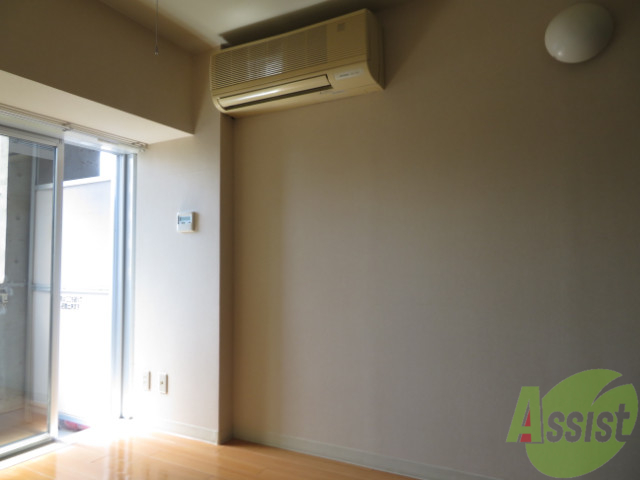 その他設備　エアコンはこちらです。暖房管理は一括管理型です。