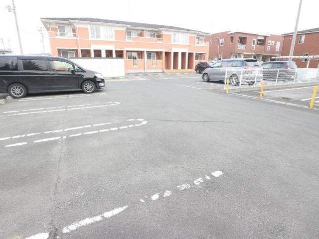 駐車場　車をお持ちの方に嬉しい駐車場付きの物件です
