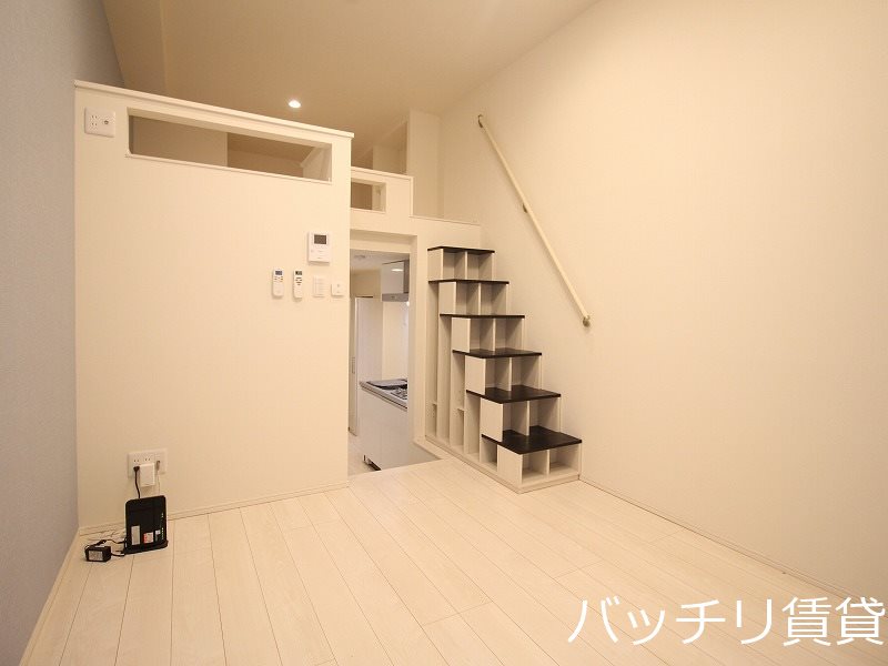 居室・リビング　同型タイプの為、現状を優先致します。