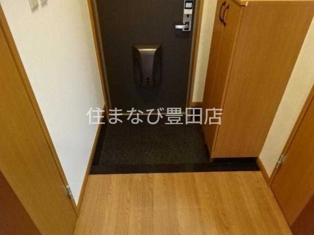 玄関　同型別部屋写真