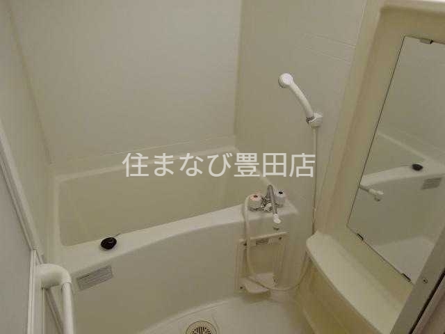 バス・シャワールーム　同型別部屋写真