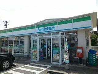コンビニ　ファミリーマート長井中道店（コンビニ）まで650m