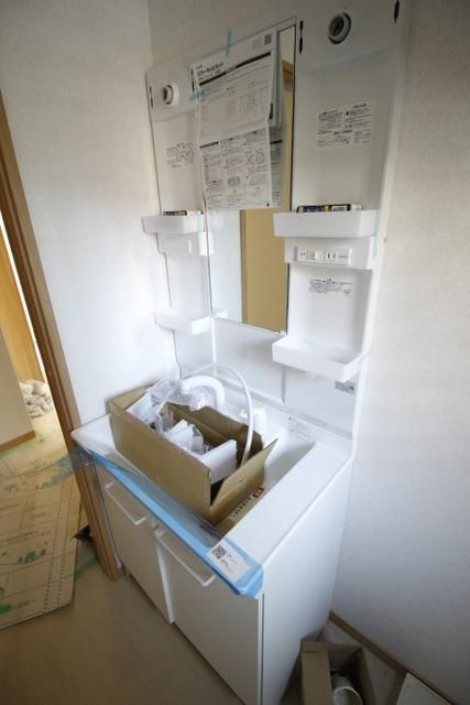 洗面設備　施工途中です