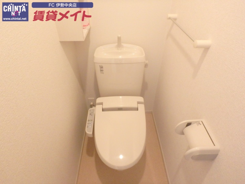 トイレ　同物件別室反転タイプ画像