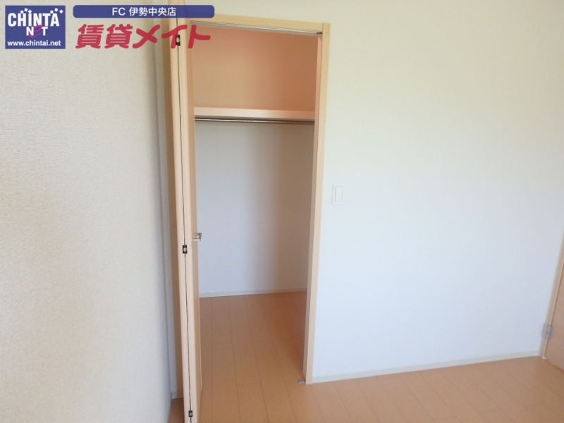 収納　同物件別室反転タイプ画像