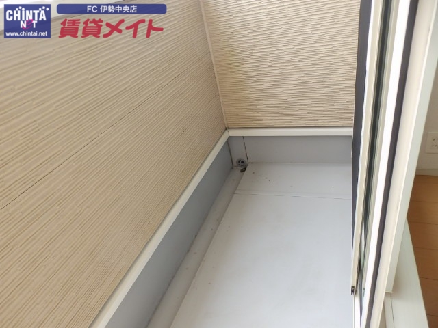バルコニー　同物件別室画像