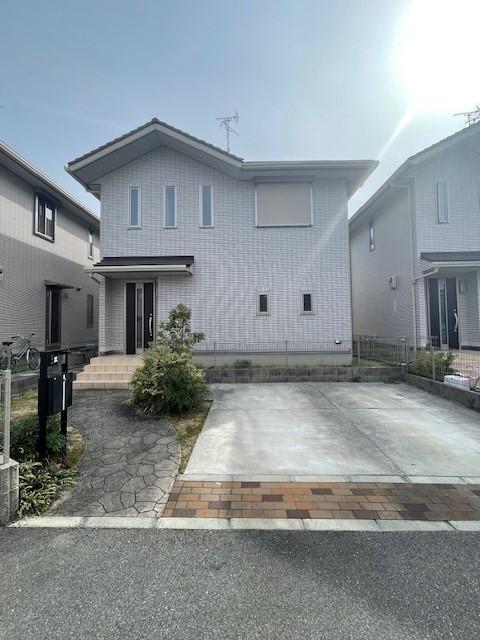 建物外観　駐車場2台付き！