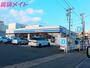 コンビニ　ローソン四日市八田店（コンビニ）まで483m