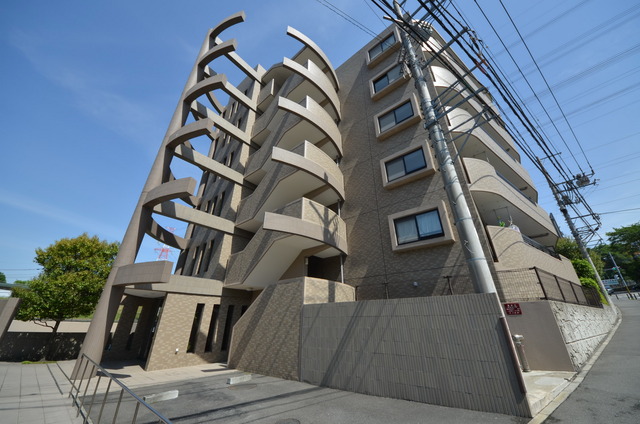 建物外観　★緑の多い、住みよいエリアに建つマンション★