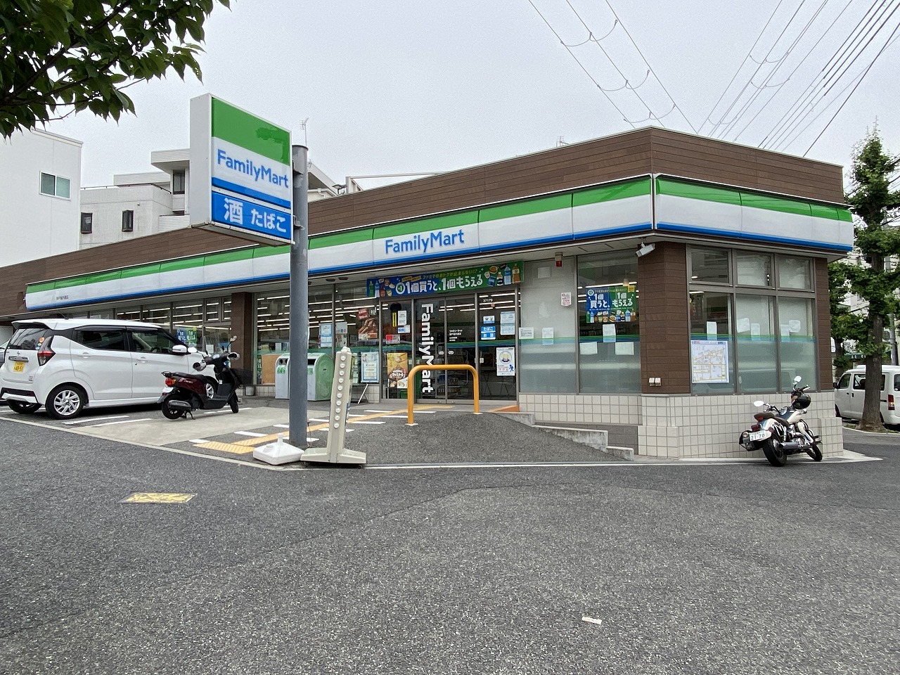 コンビニ　ファミリーマート神戸城内通店（コンビニ）まで332m
