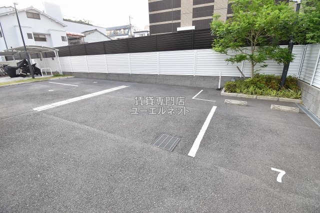 駐車場　敷地内駐車場