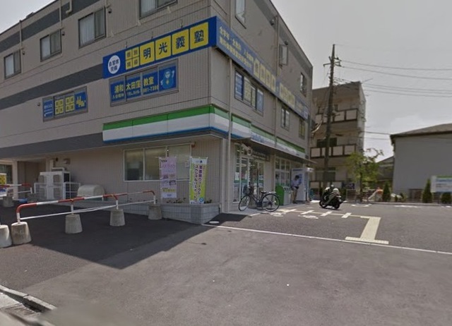 コンビニ　ファミリーマート太田窪二丁目店（コンビニ）まで1370m