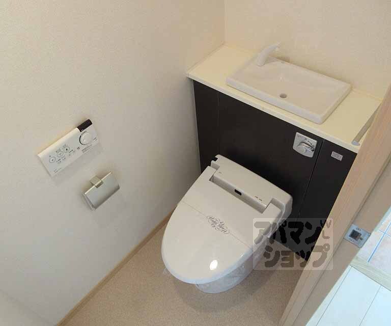 トイレ　清潔感のあるトイレです