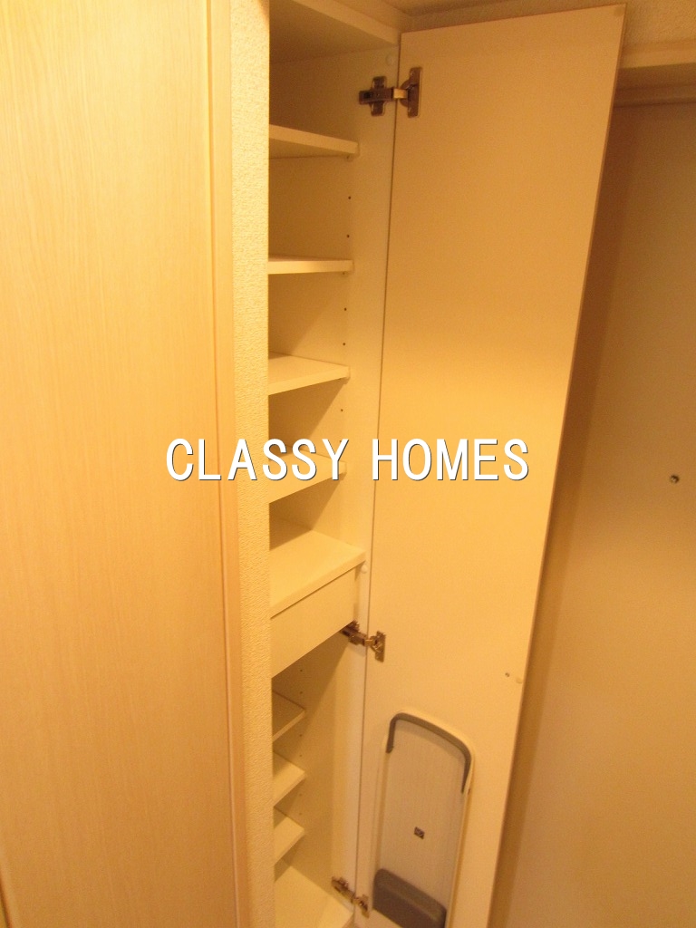 玄関　2007年竣工　ガーラ・グランディ大森：玄関収納