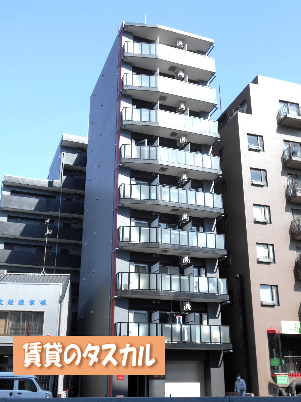 建物外観　間取りは反転タイプになります♪