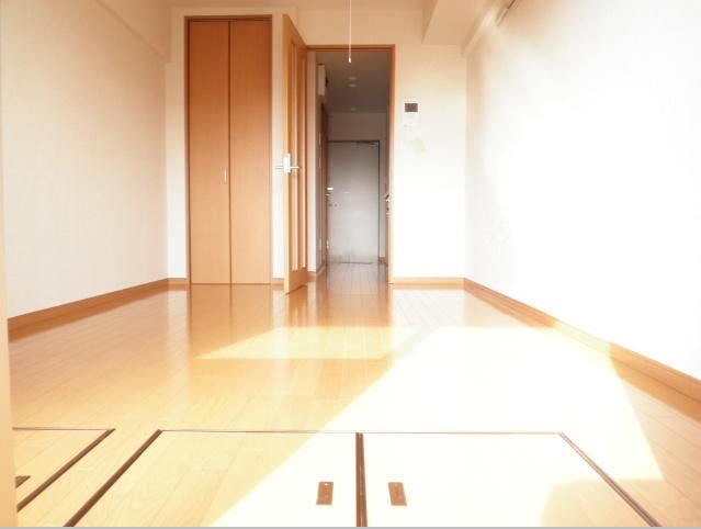 居室・リビング　別号室の参考写真です。
