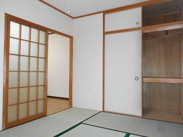 収納　他号室の写真になります。