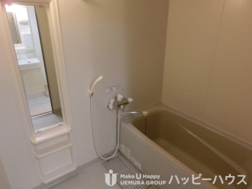 バス・シャワールーム　退去前の部屋の為、現状を優先とさせていただきます。