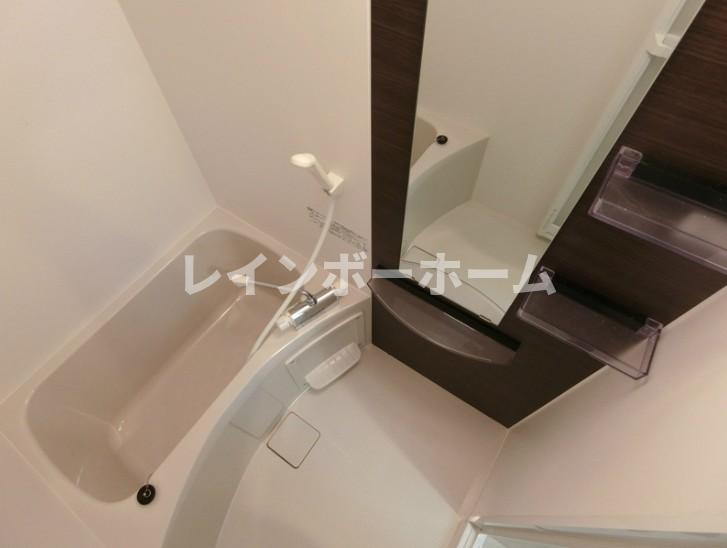 バス・シャワールーム　落ち着いた空間のお風呂です