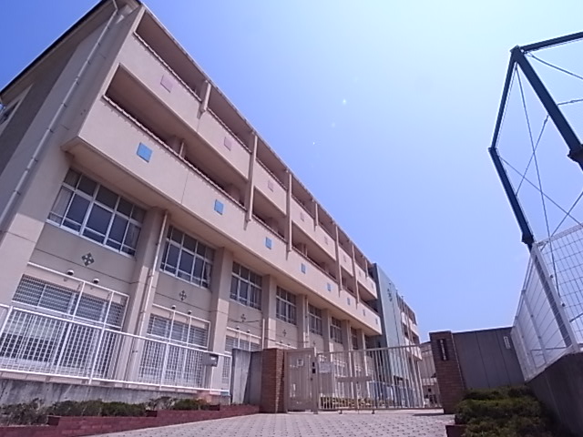 小学校　東垂水小学校（小学校）まで447m