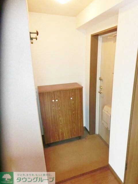 玄関　シューズボックス付です