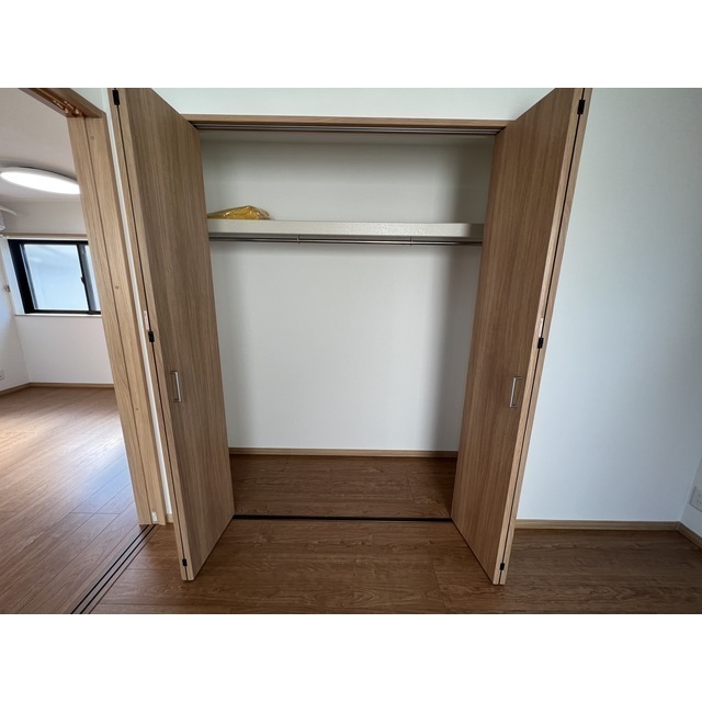 収納　洋室・廊下に収納あります