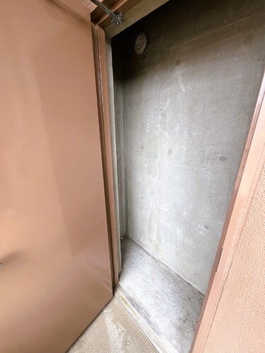 その他設備　バルコニーにあるトランクルーム