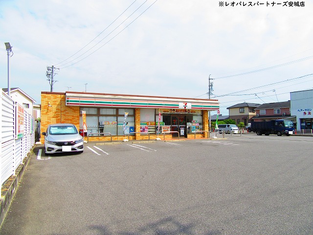 コンビニ　セブンイレブン刈谷高須町店（コンビニ）まで361m