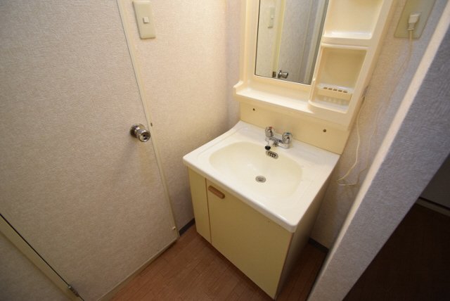 洗面設備　独立洗面兼脱衣所あります