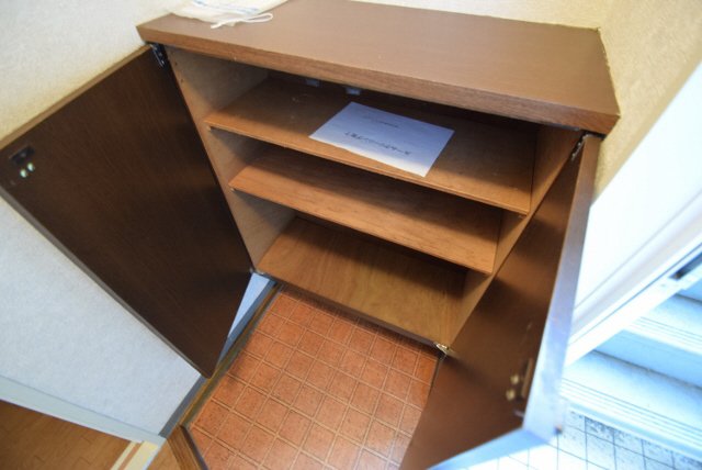 玄関　下駄箱あります。