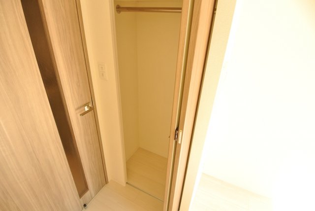 収納　エスライズ新大阪フロント