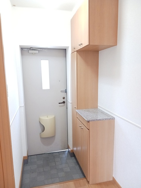 ＪＲ福塩線 近田駅 徒歩5分 2階建 築23年の玄関写真