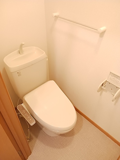 ＪＲ福塩線 近田駅 徒歩5分 2階建 築23年のトイレ写真