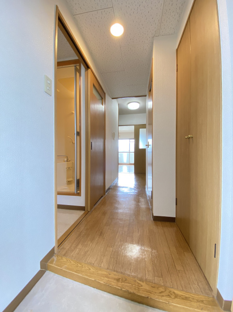 玄関　同物件別号室の写真です。