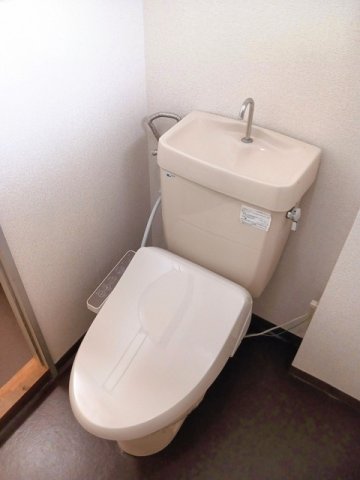 トイレ　ゆったりとした空間のトイレです