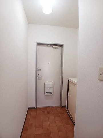 玄関　収納もある玄関です
