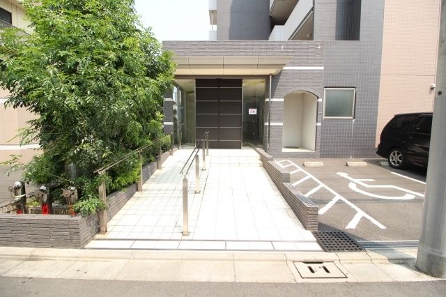 エントランス　コウジーコート　荒川区東尾久5