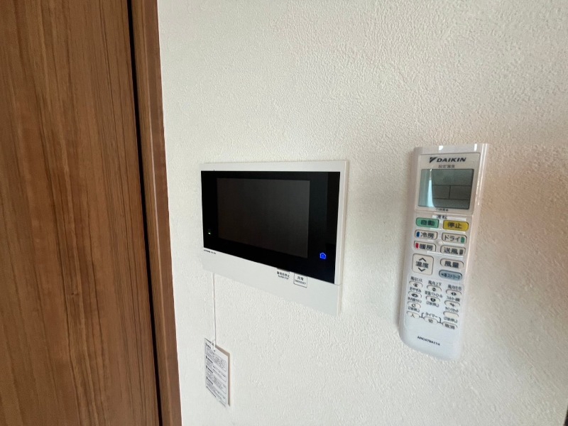 セキュリティ　ＴＶモニター付インターホンです。来客者の顔が見えるので安心！