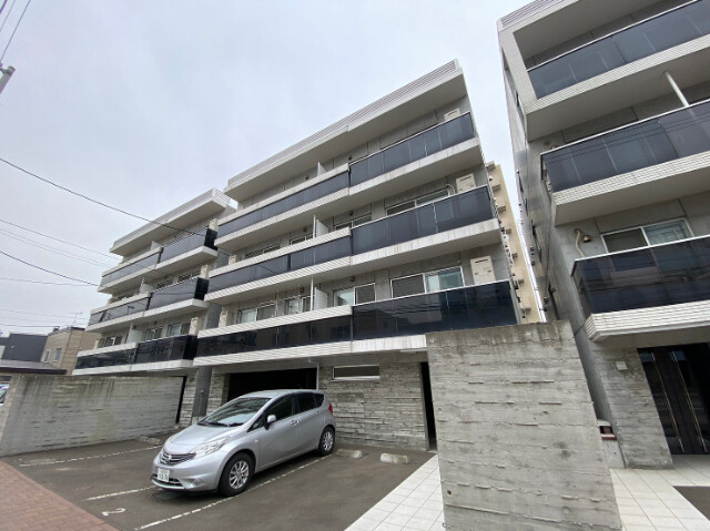 建物外観　札幌市中央区北十三条西「ヴィラアバーナ桑園」