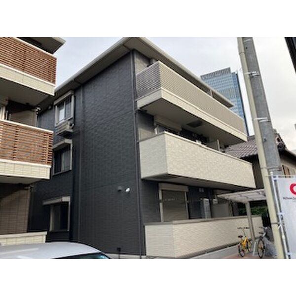 建物外観　築浅１ＬＤＫ！