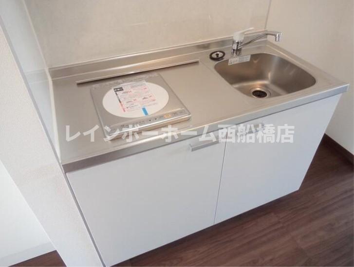 キッチン　同間取り反転タイプの別部屋です